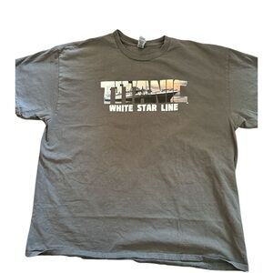 BOLD LETTERS TITANIC T‎ SHIRT Men’s Size 2XL Gray